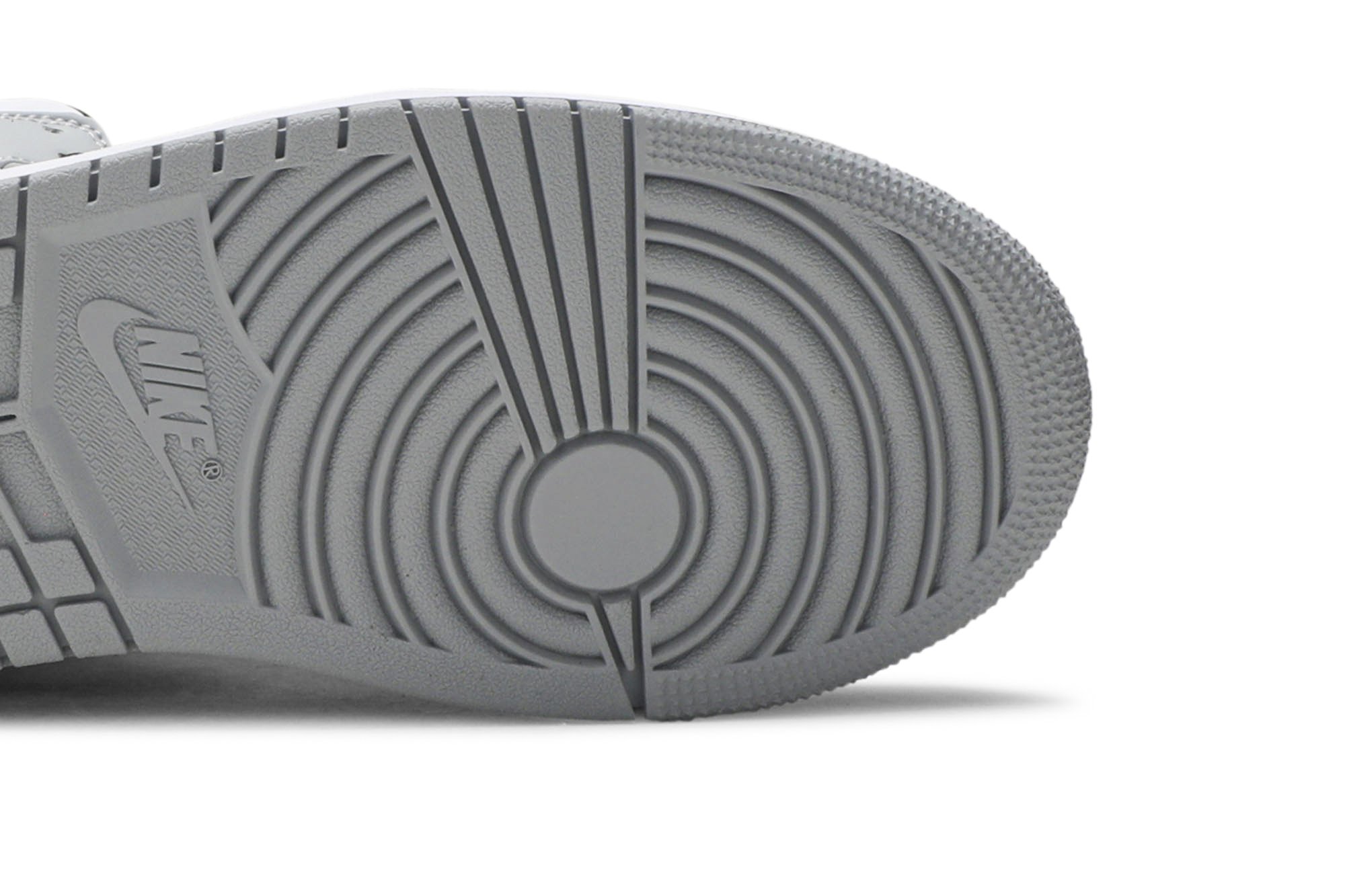 Air Jordan 1 Mid Smoke Gris Suisse