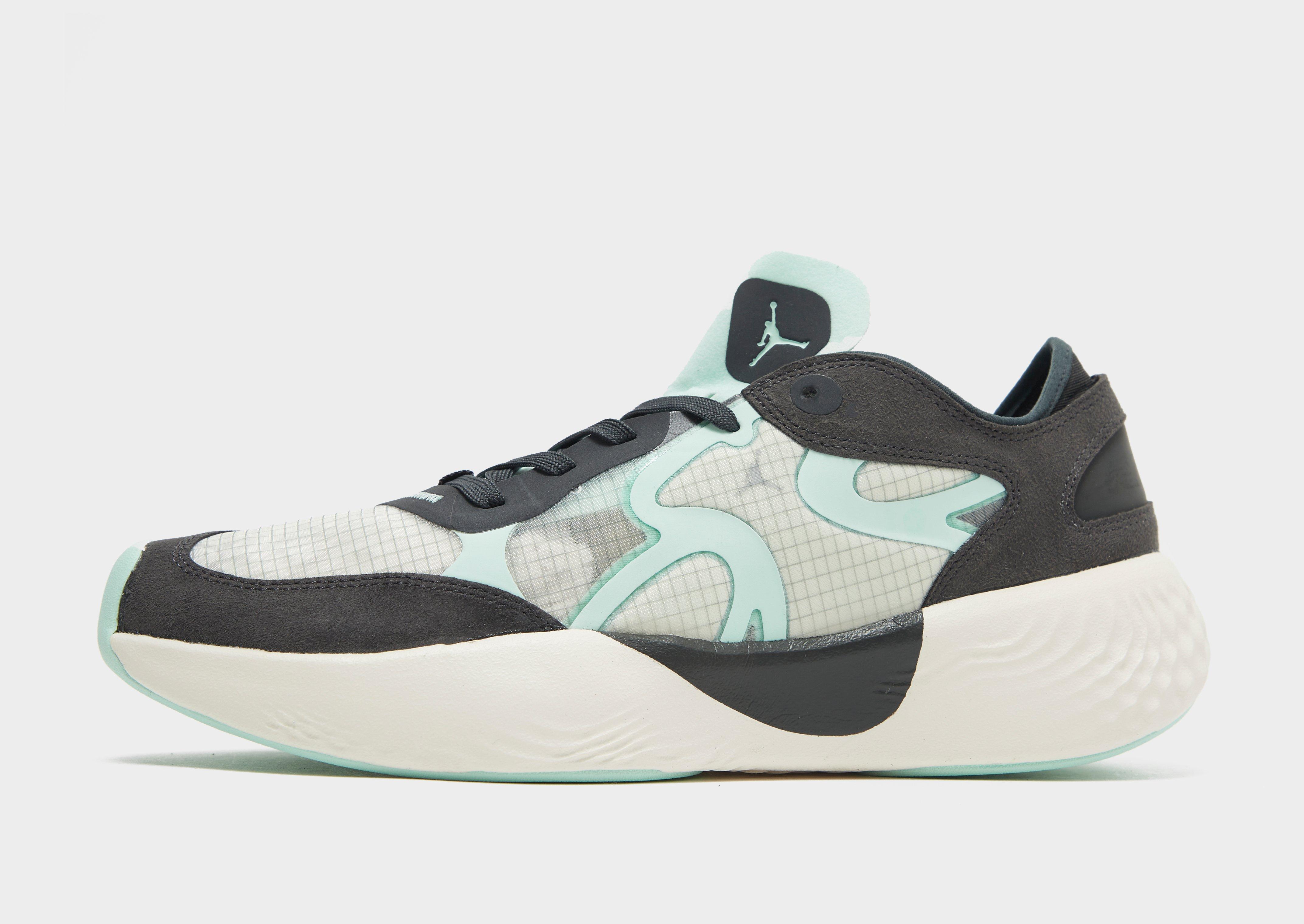 Air Jordan Delta 3 Low Gris Suisse