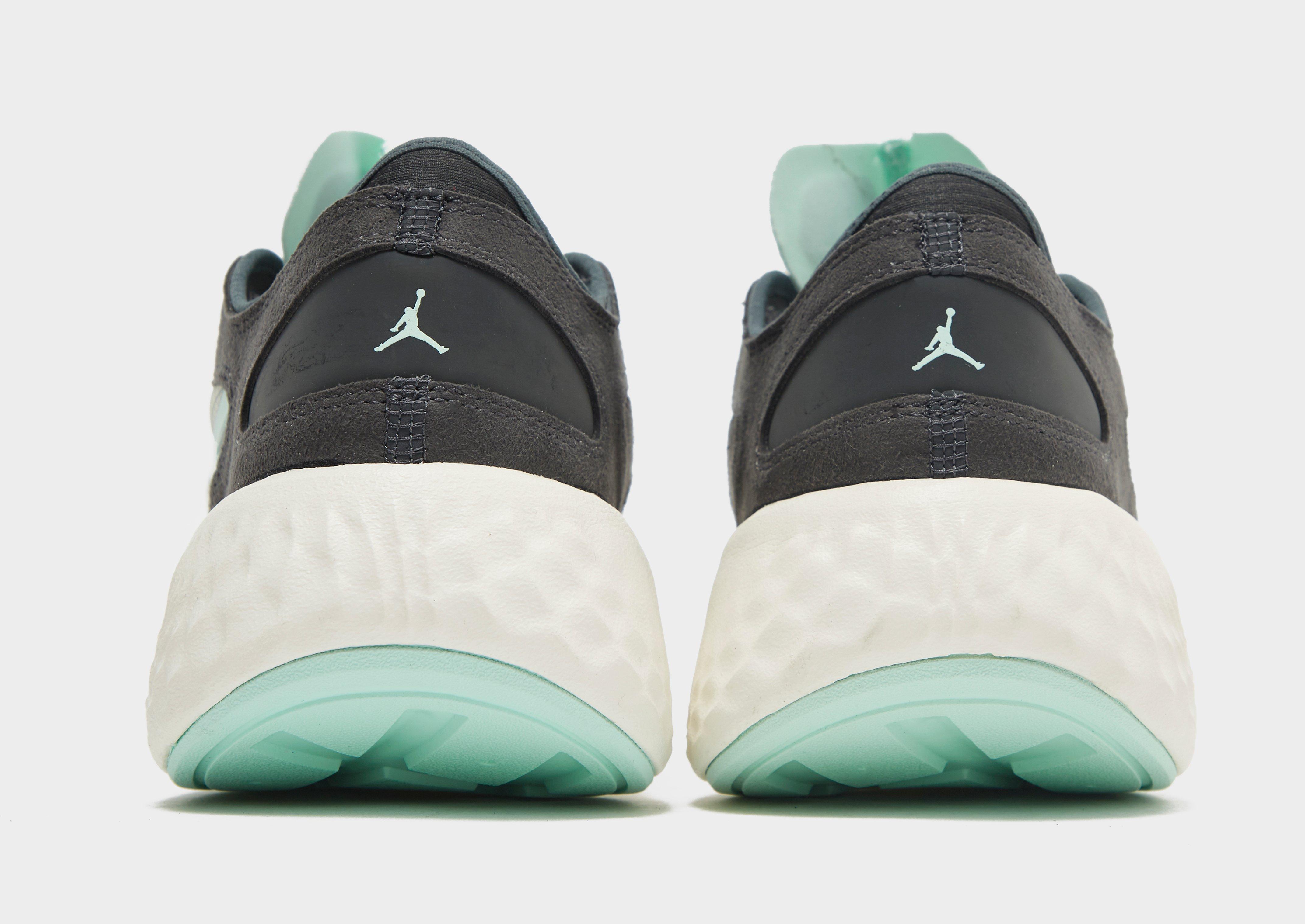 Air Jordan Delta 3 Low Gris Suisse