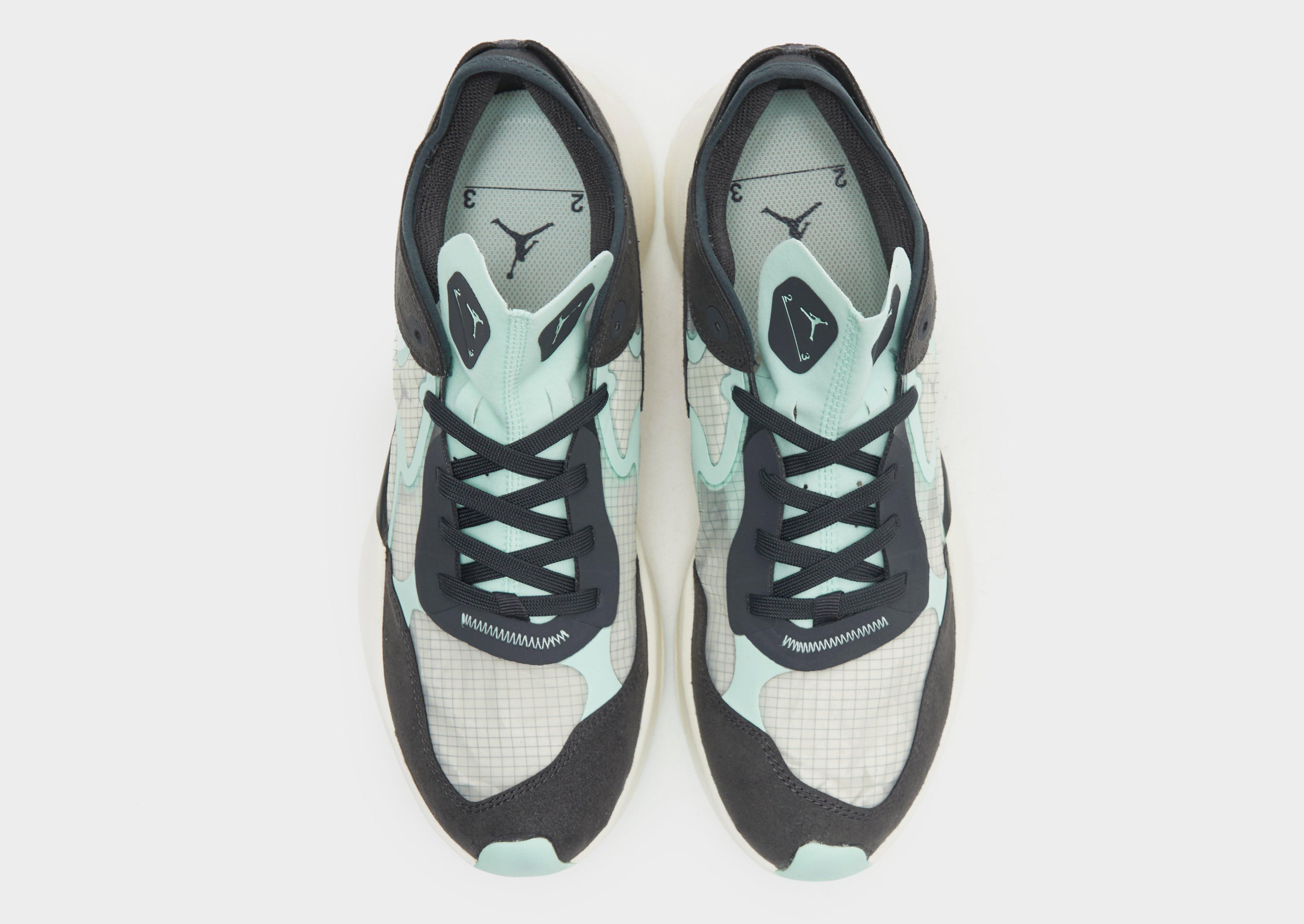 Air Jordan Delta 3 Low Gris Suisse