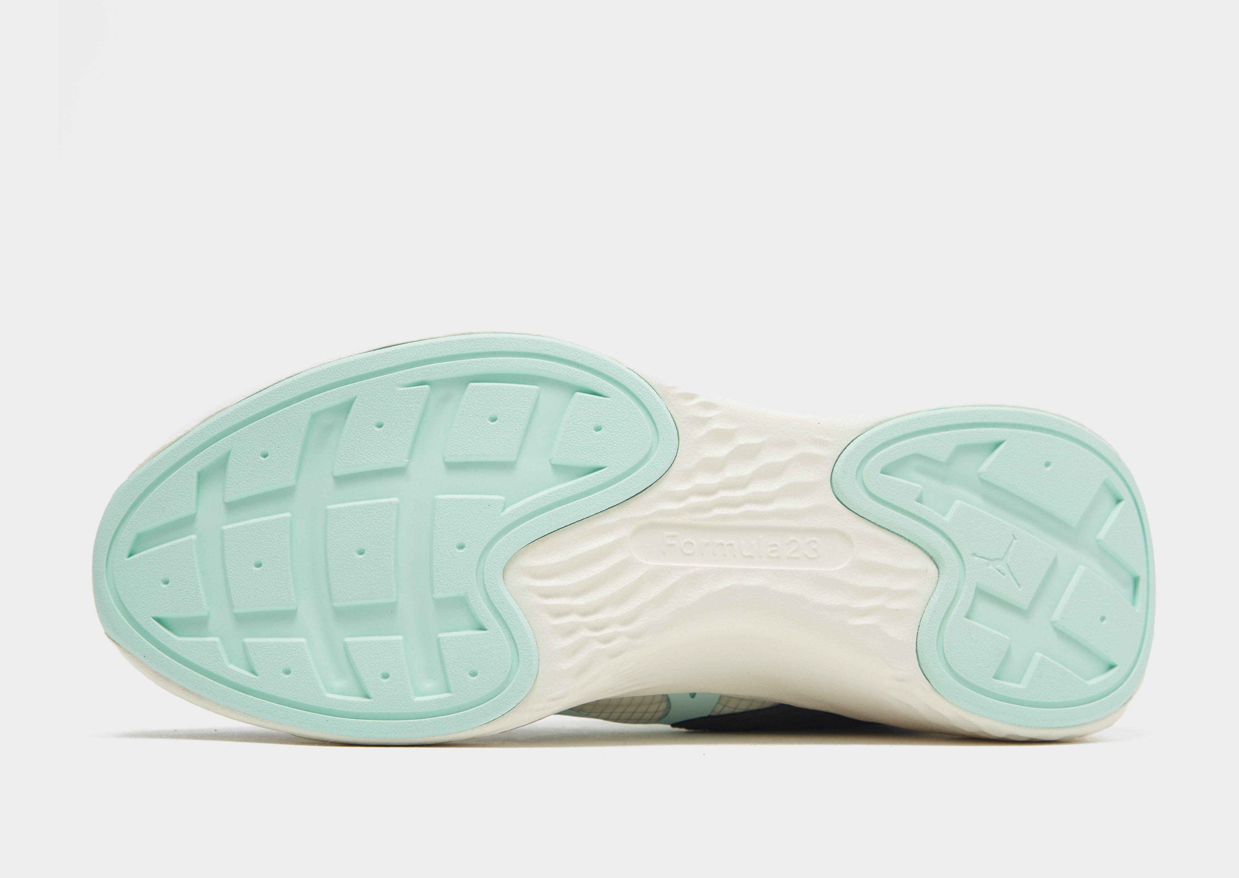 Air Jordan Delta 3 Low Gris Suisse